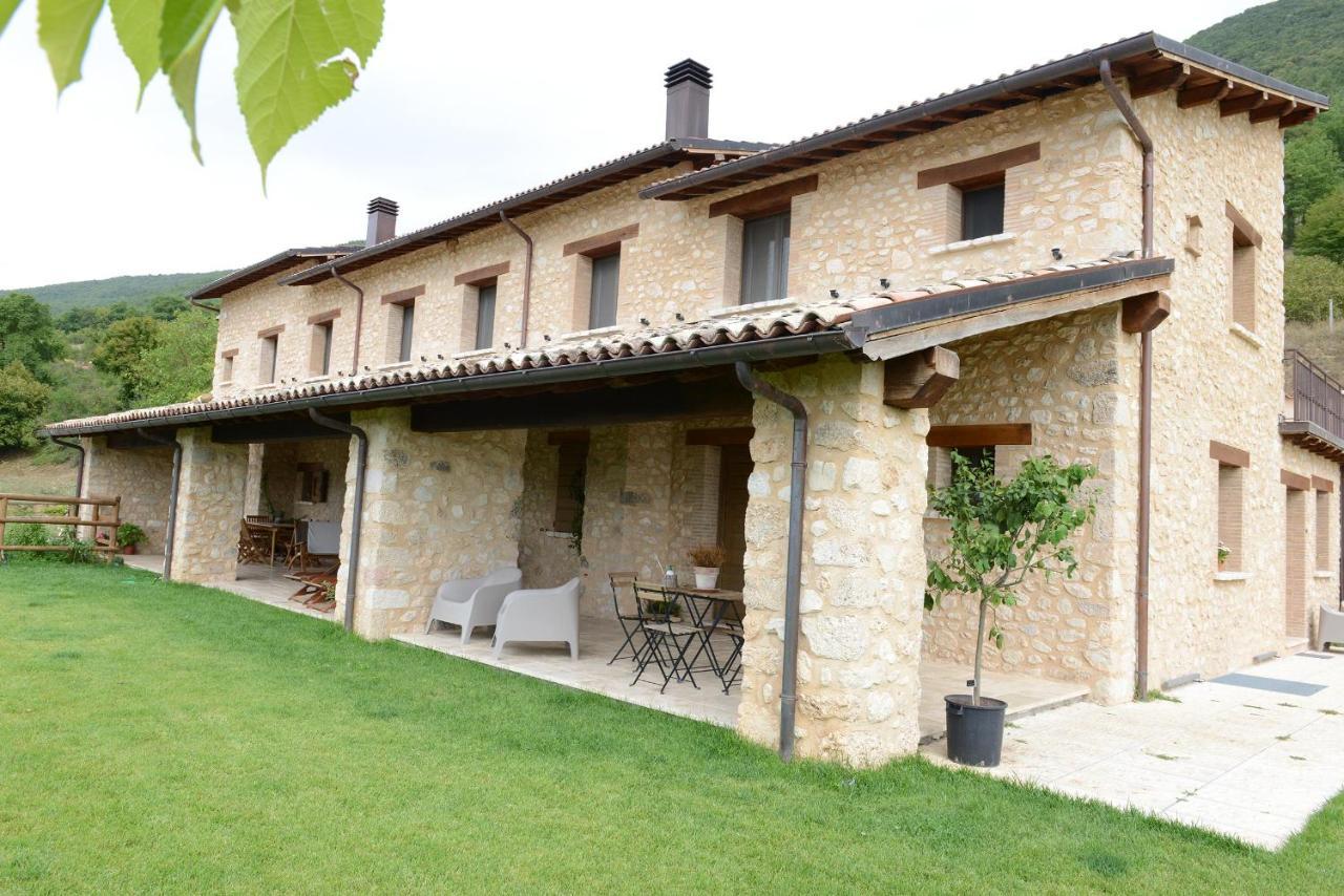 Casale Dei Briganti Villa Норча Екстериор снимка